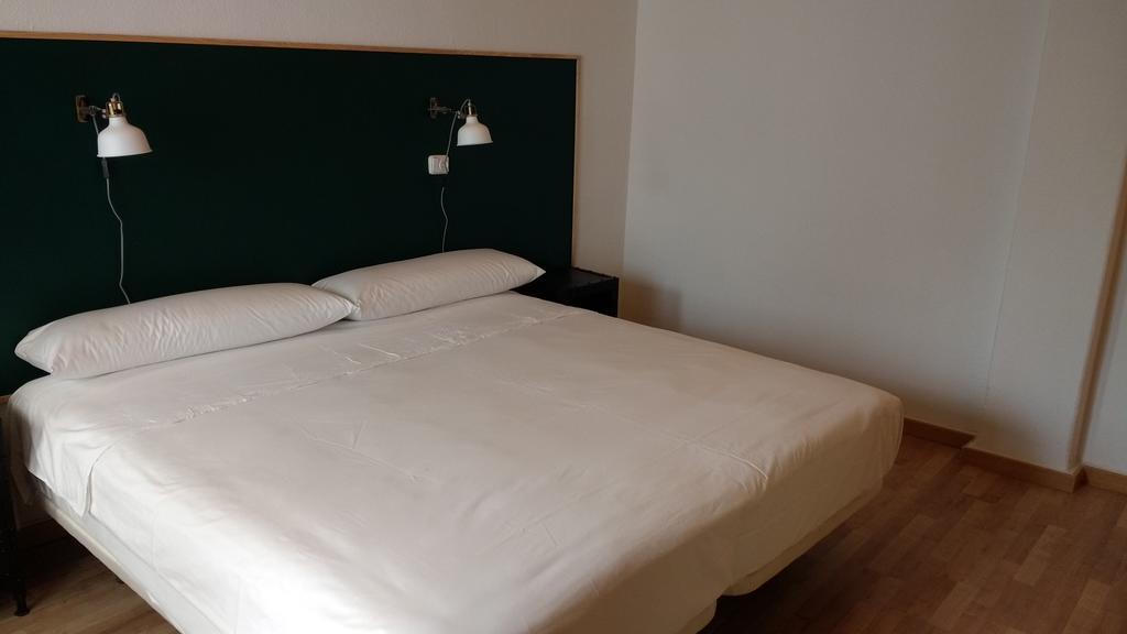 The Bridge Hotel Saragozza Esterno foto