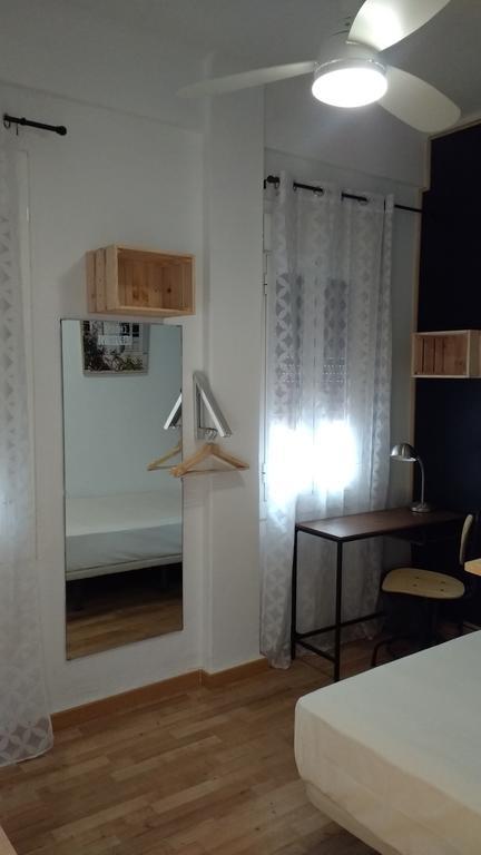 The Bridge Hotel Saragozza Esterno foto